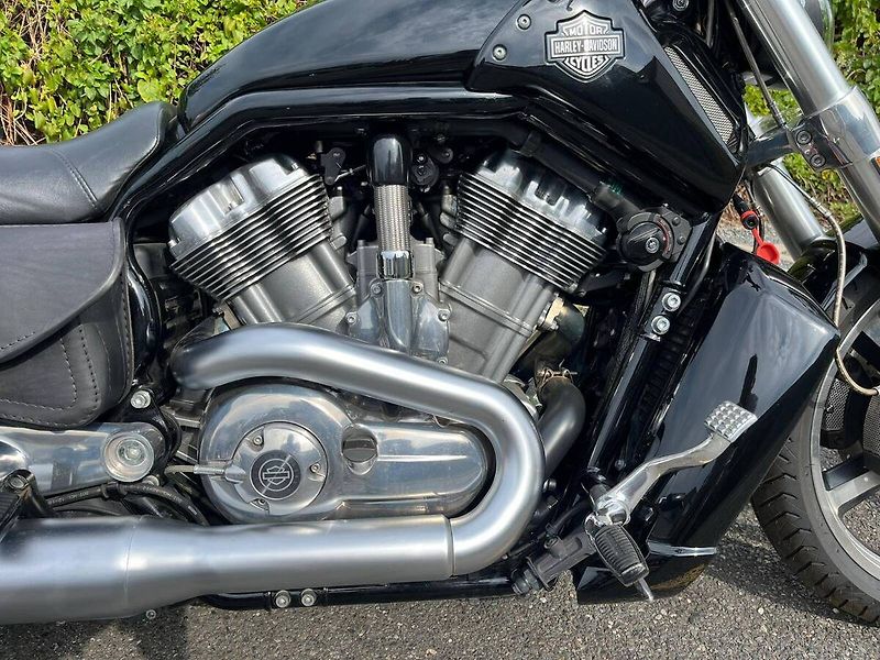 Harley-Davidson VRSCF V-Rod Muscle (2011) - fotka 11 z 13