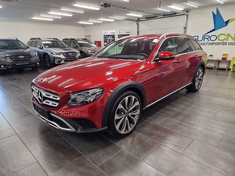 Mercedes-Benz 220 (2017) - fotka 4 z 74