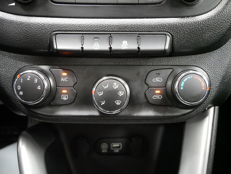 Kia Ceed - fotka 19 z 24
