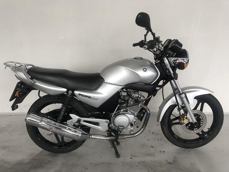 Yamaha YBR 125 - fotka 1 z 15