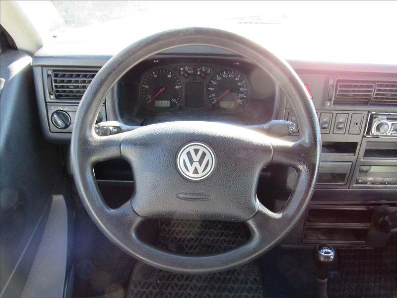 Volkswagen Caravelle 2,5 TDI 75kW - fotka 13 z 28