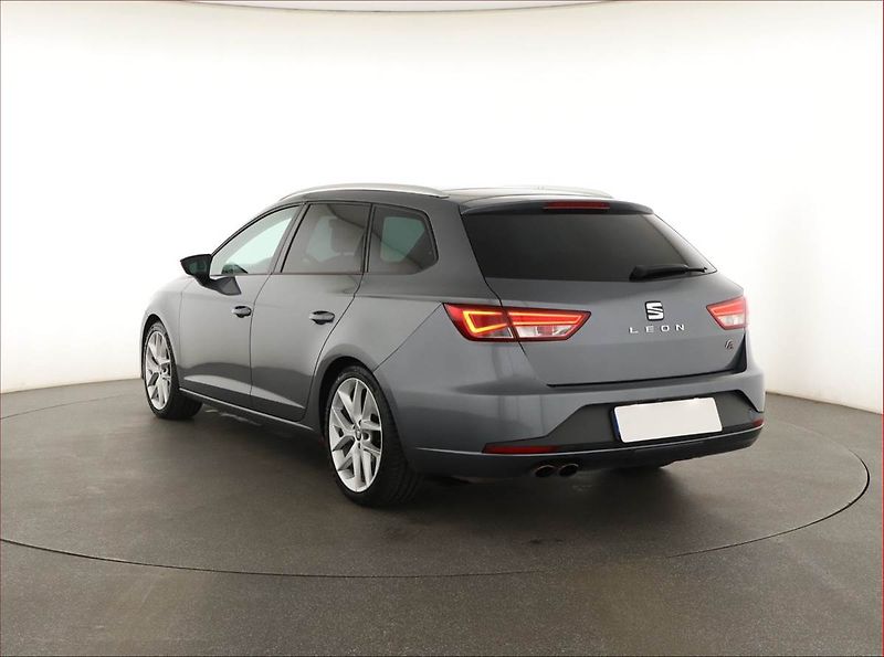 Seat Leon (2016) 1.8 TSI, Automat, Navi - fotka 4 z 17