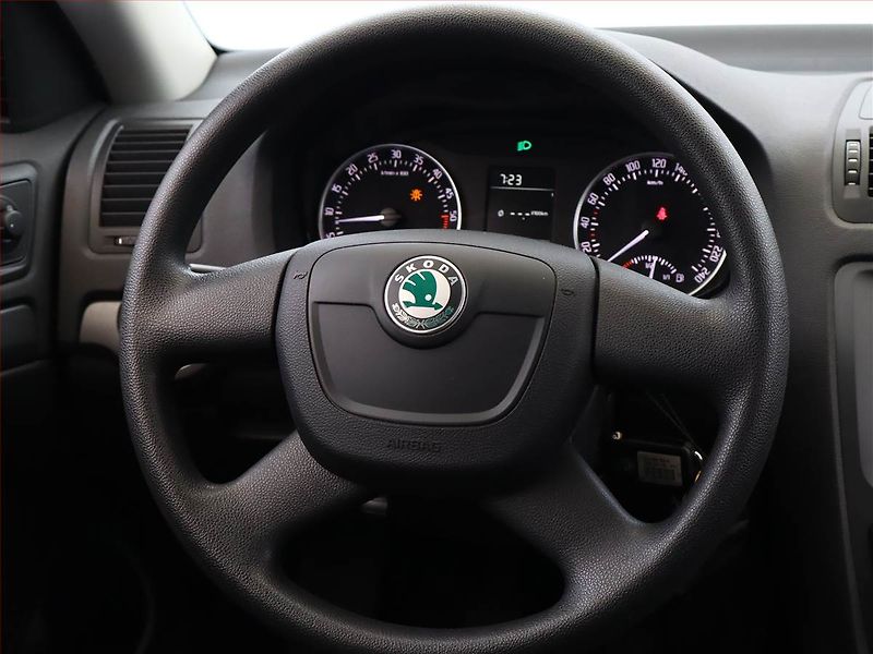 Škoda Octavia (2012) 2.0 TDI, Serv.kniha - fotka 12 z 14