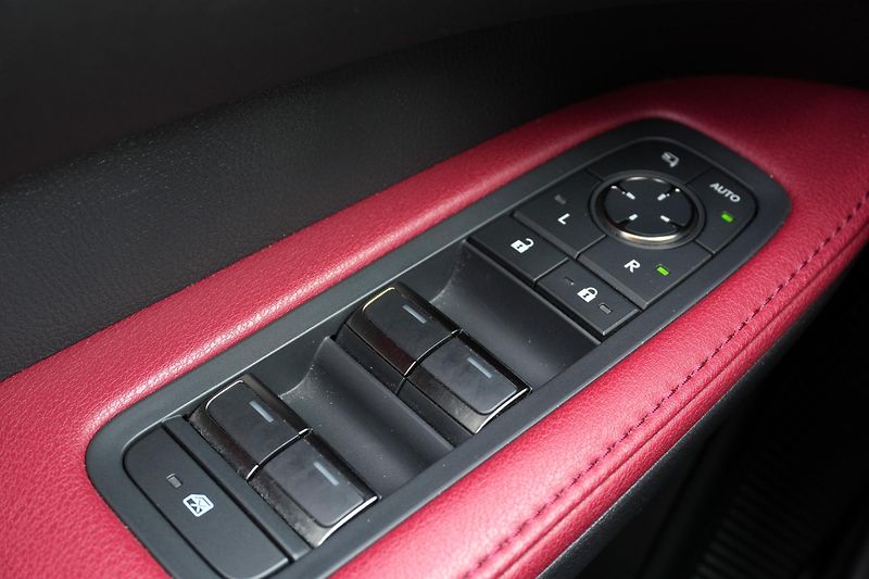 Lexus RX 500h F-SPORT + ,Panorama, DPH - fotka 29 z 44