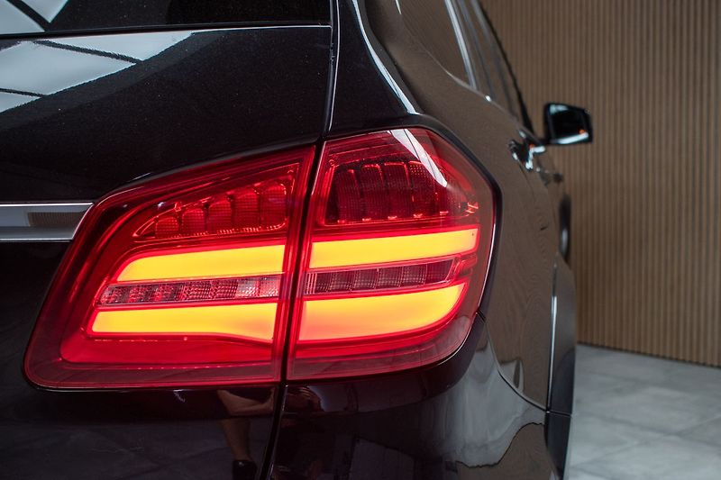 Mercedes-Benz GLS 500 4MAT*AMG*AIR* REZERVACE - fotka 54 z 65