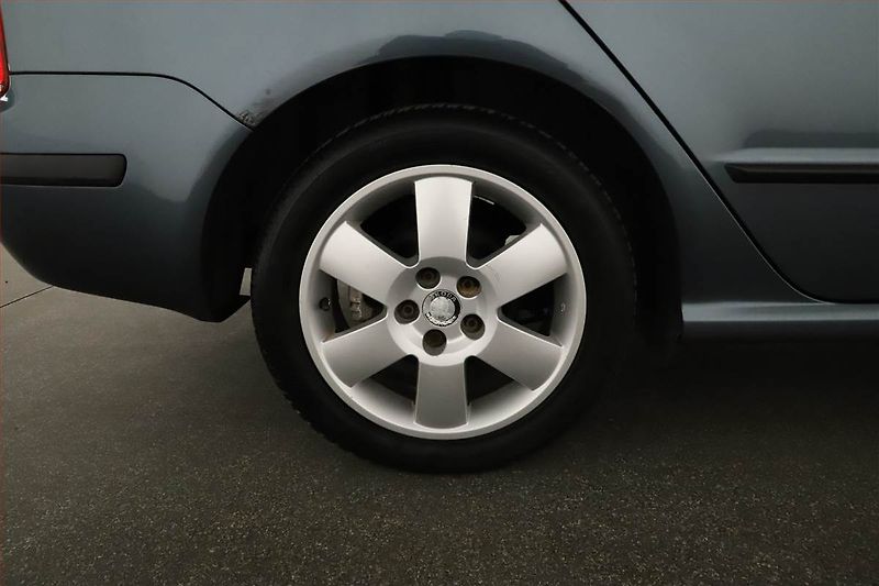 Škoda Fabia (2006) 2.0, po STK, pěkný stav - fotka 12 z 16