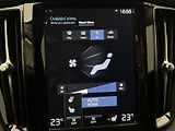 Volvo XC60 B4 AWD MOMENTUM AUT - náhled 35