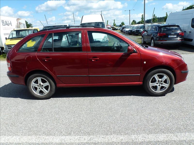Škoda Fabia 1,4 16V Parkovací kamera - fotka 8 z 47