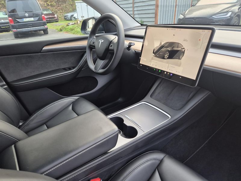 Tesla Model Y LONG RANGE DUAL MOTOR TZ 93,6% - fotka 40 z 48