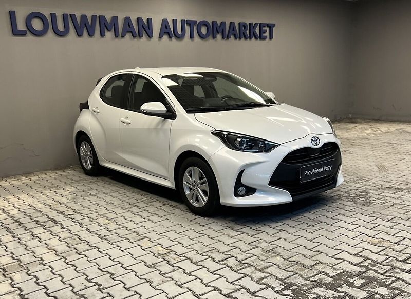 Toyota Yaris 1,5 Hybrid AT Comfort - fotka 12 z 15