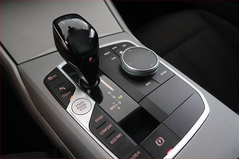BMW Řada 3 (2020) 320 d xDrive, 4X4, Automat - fotka 13 z 20