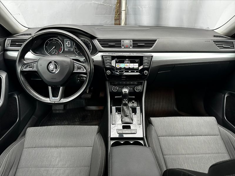 Škoda Superb 2,0 110kW DSG, CZ - fotka 16 z 41