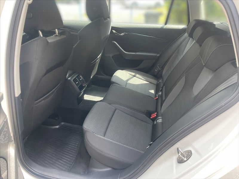 Škoda Octavia 2,0 TDI 85 Ambition - fotka 8 z 11
