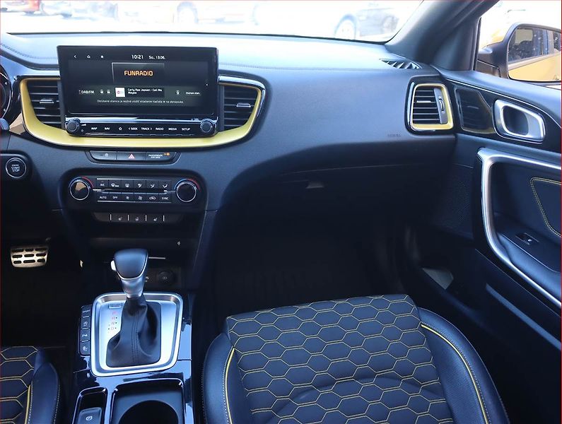 Kia XCeed (2021) 1.6 CRDi, Automat, Serv.kniha - fotka 8 z 20