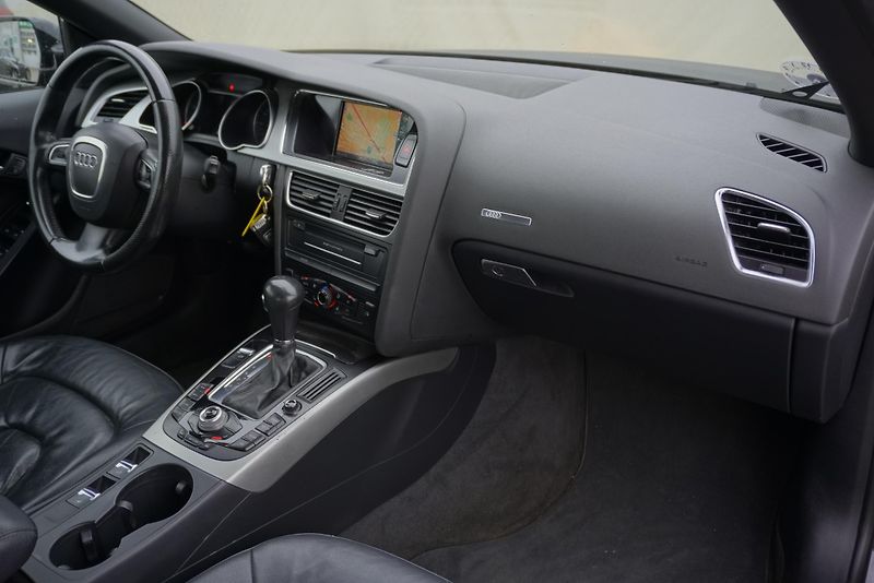 Audi A5 (2009) 2,0 TFSI kabrio AUTOMAT - fotka 20 z 25