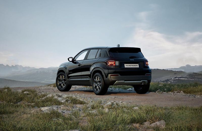Jeep Avenger 1.2T 110k Altitude  - fotka 4 z 7