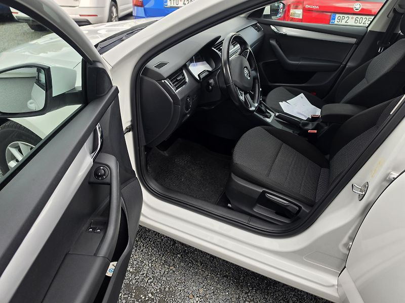 Škoda Octavia 1.6 TDI DSG.  - fotka 17 z 19