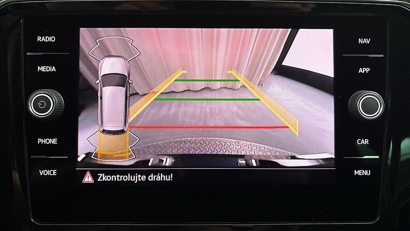 Volkswagen Passat 2.0 TDI DSG 4x4 4motion Alltra - fotka 12 z 32