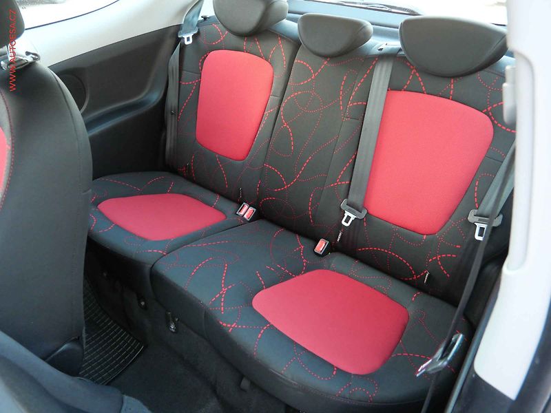 Hyundai i20 (2010) 1.6 i, 2.maj,ČR, STK9/28 - fotka 10 z 17