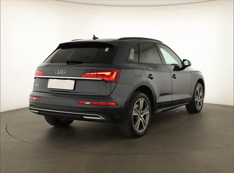 Audi Q5 (2022) 40 TDI - fotka 5 z 18