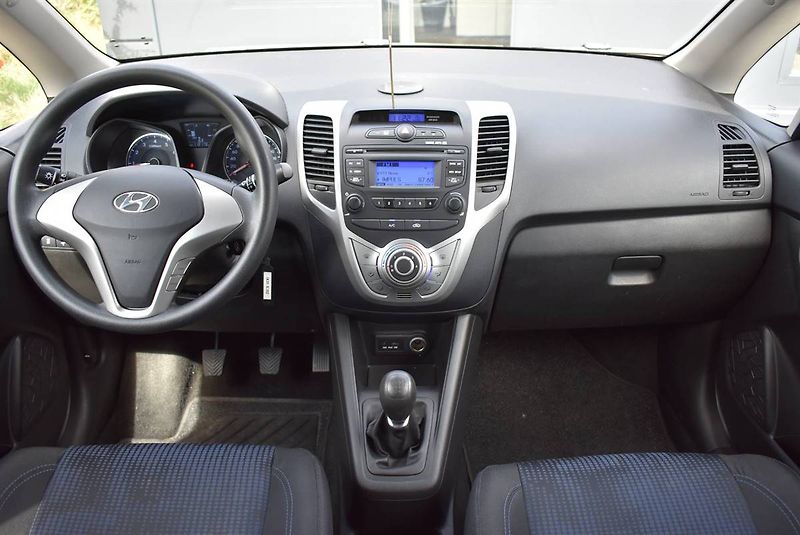 Hyundai ix20 1,4 16V 1.MAJ,AC,SERVIS AKCE - fotka 9 z 16