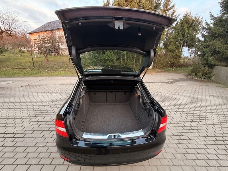Škoda Superb 2.0 /125kW - fotka 10 z 13