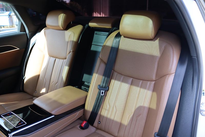 Audi A8 - fotka 48 z 68