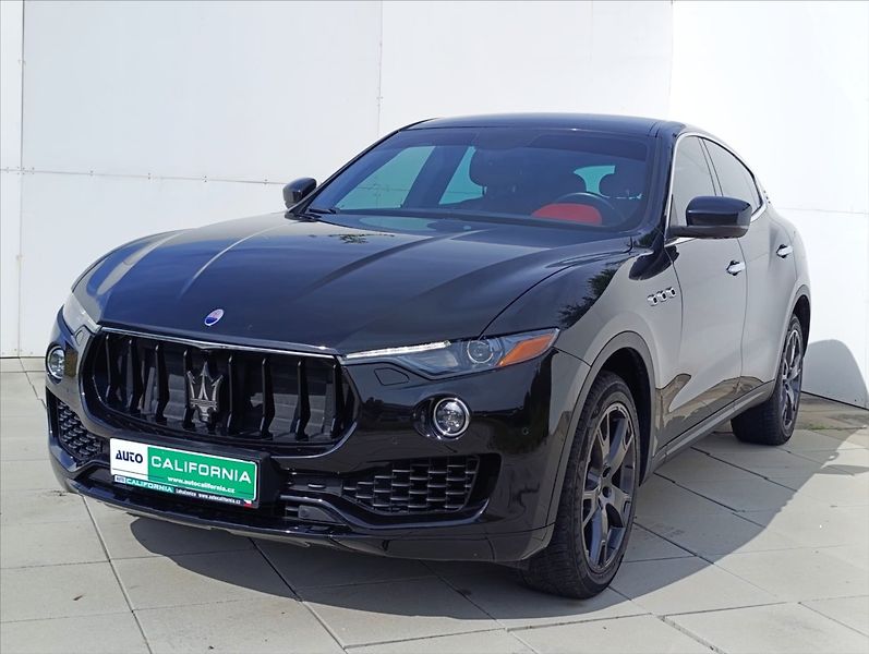 Maserati Levante 3,0 V6 Q4 Kůže,Kamera,Bi-xenon - fotka 2 z 40