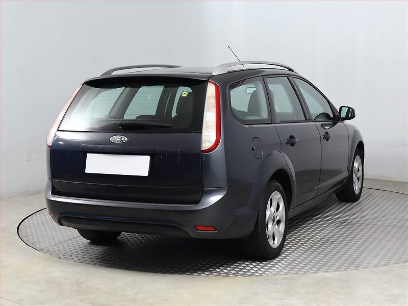 Ford Focus (2010) 1.6 i, LPG, po STK - fotka 5 z 13
