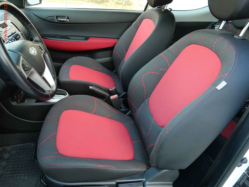 Hyundai i20 (2010) 1.6 i, 2.maj,ČR, STK9/28 - fotka 9 z 17