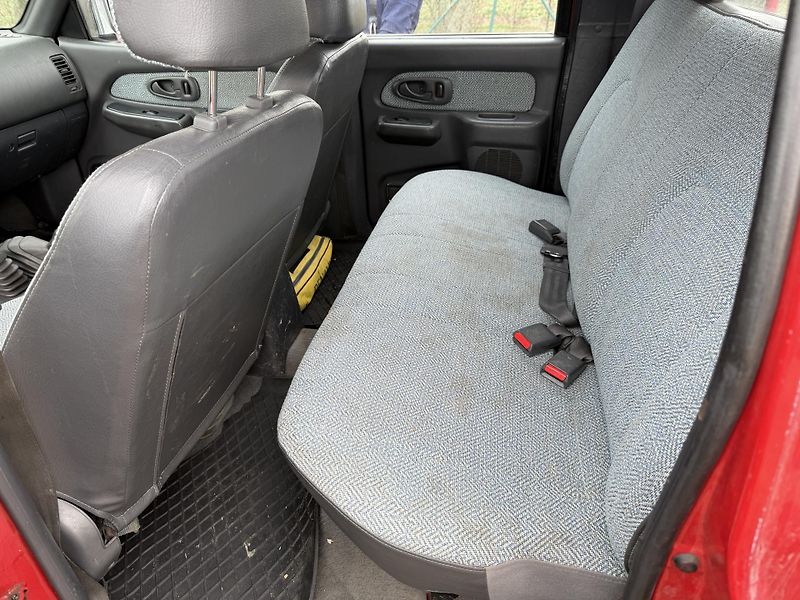 Mitsubishi L200 2,5 TD   4x4  5míst - fotka 15 z 21