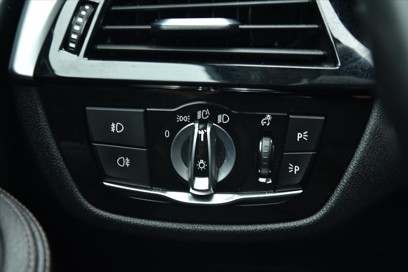 BMW Řada 5 520d xDrive LUXURY NAVI ČR - fotka 17 z 28