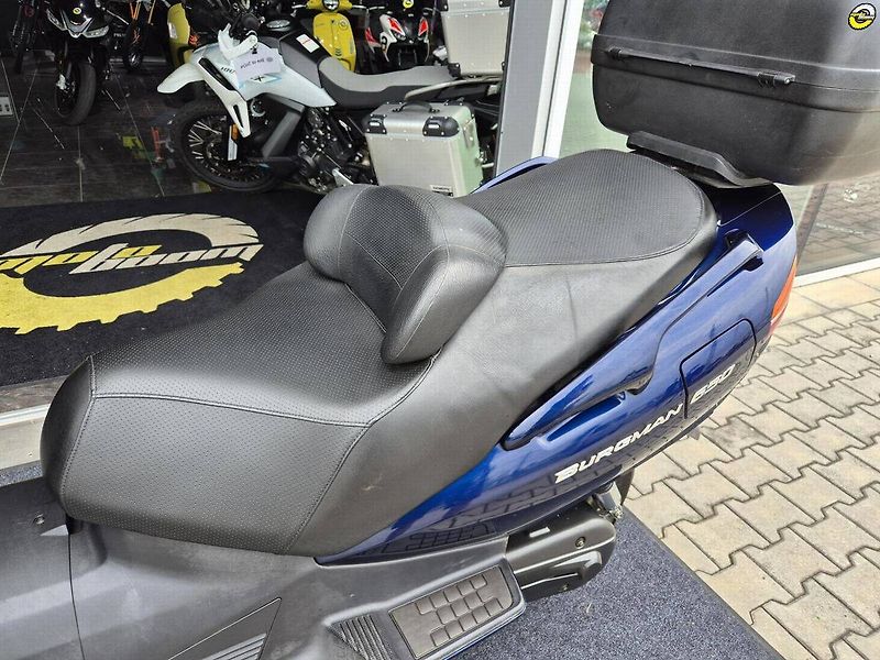 Suzuki Burgman 650 (2002) - fotka 12 z 22