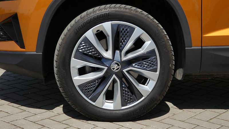 Škoda Karoq 1,5 TSI DSG Style - fotka 21 z 22