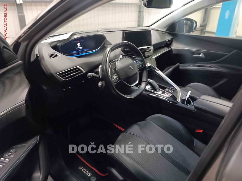 Peugeot 5008 (2021) 1.2 PT, 1.maj,ČR, AT, navi - fotka 3 z 3