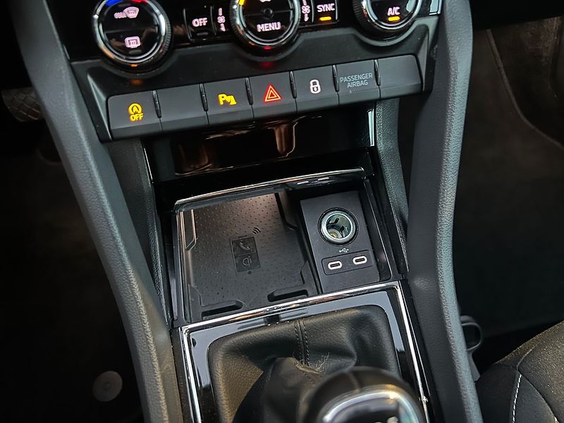 Škoda Karoq (2021) 2.0 TDI-STYLE-P.KAMERA - fotka 35 z 50