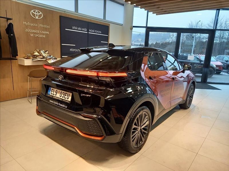 Toyota C-HR 2,0 Tokyo Edition  PHEV - fotka 4 z 14