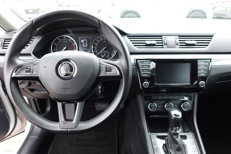 Škoda Superb 1.4 TSI 110kW Active Combi DSG - fotka 14 z 26
