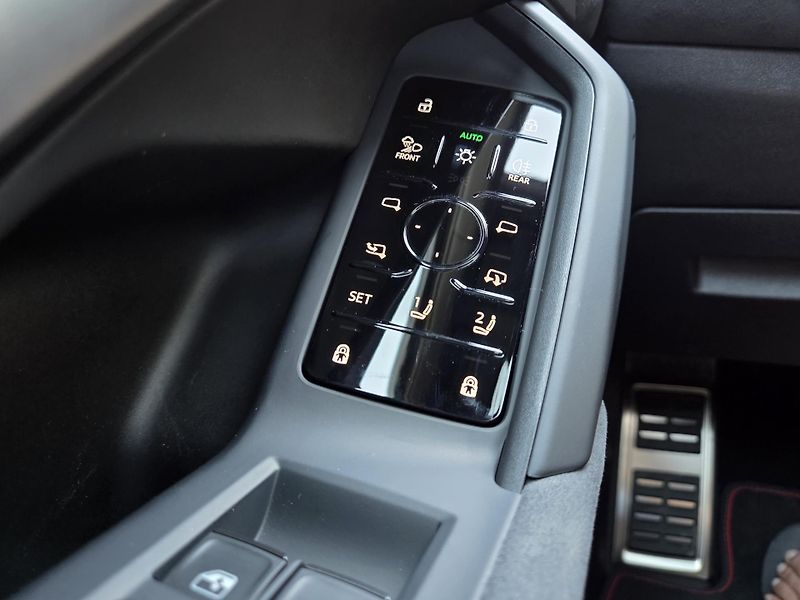 Audi Q5 TDi Q S-Line Vzduch Pano MAX!! - fotka 13 z 57