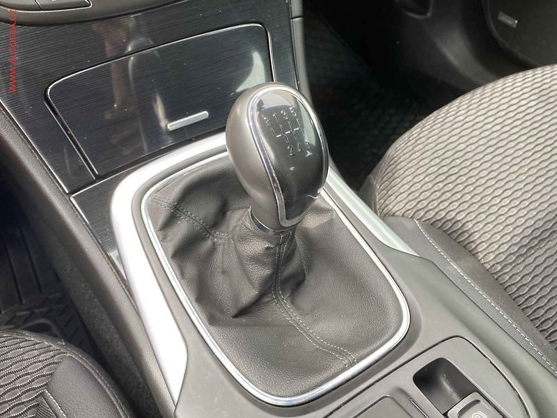 Opel Insignia (2015) 2.0 CDTi, ČR, Bixen, navi - fotka 16 z 18