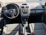Volkswagen Touran (2008) 1.9TDi, AC, temp - náhled 8