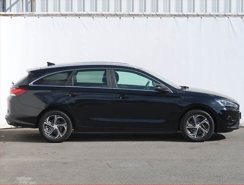 Hyundai i30 (2021) 1.5 DPI, ČR,1.maj, Serv.kniha - fotka 6 z 21