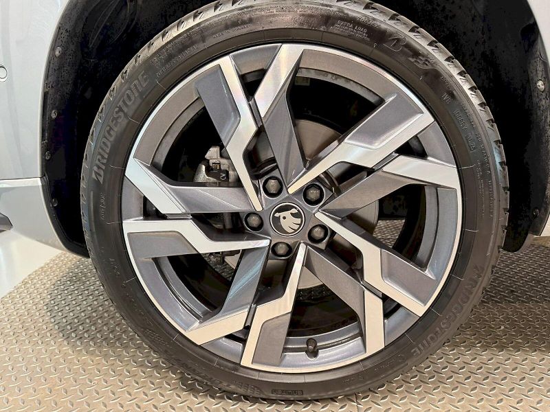 Škoda Karoq (2026) SPORTLINE 2.0TDI 110KW 4X4 DSG - fotka 37 z 42