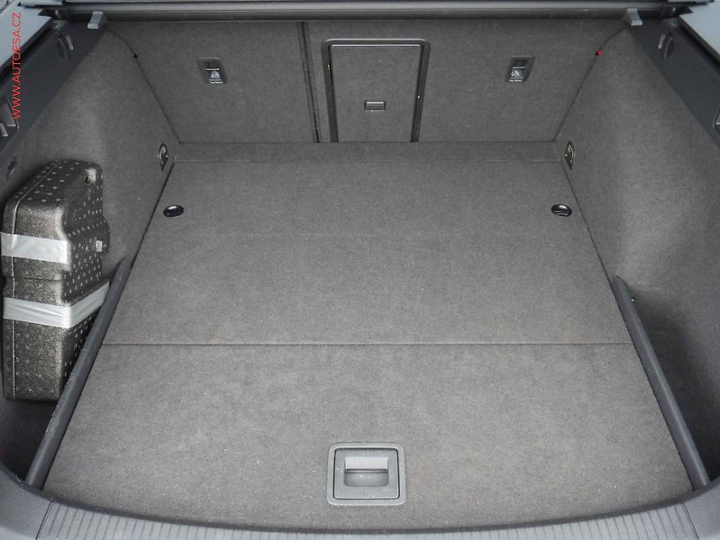 Volkswagen Golf (2014) 1.2 TSi, ČR, Comfort - fotka 7 z 19