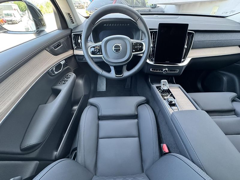 Volvo XC90 T8 AWD / 360 / kola/ REZERVACE - fotka 14 z 51