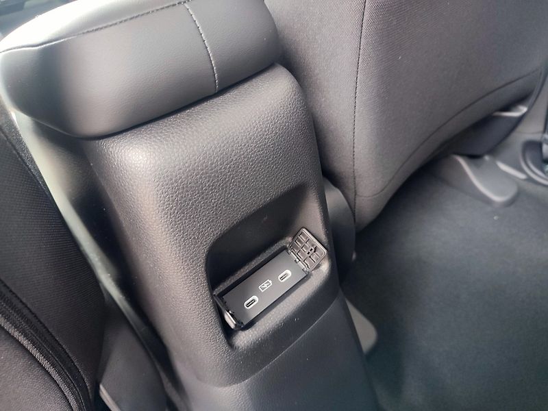 Honda Jazz (2026) CROSSTAR 1.5:eHEV SKLADEM - fotka 13 z 16