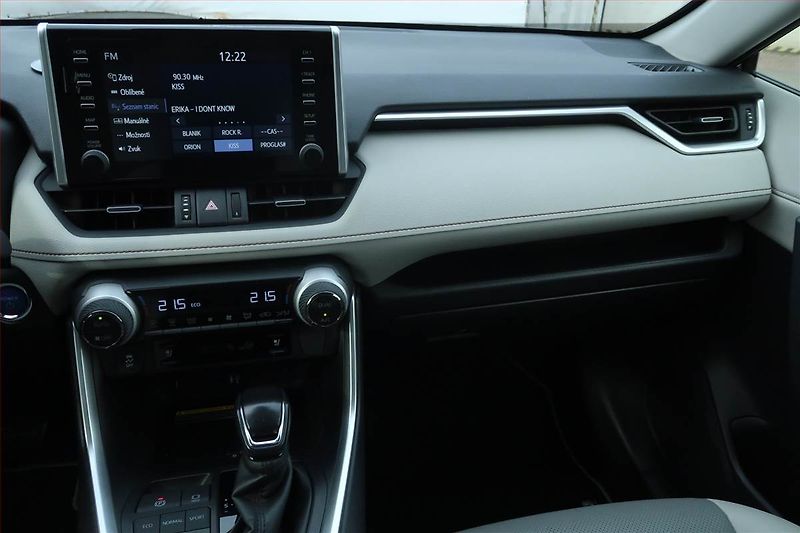 Toyota RAV4 (2019) 2.5 Hybrid - fotka 8 z 30