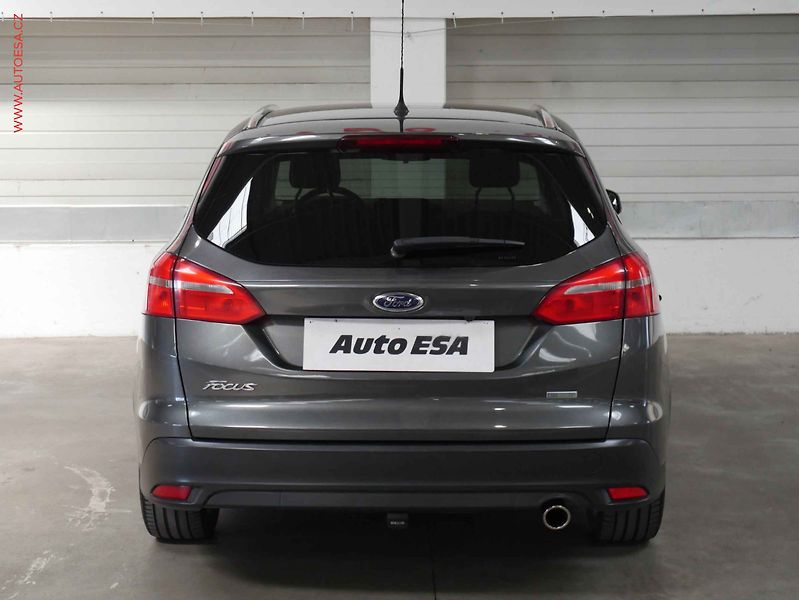 Ford Focus (2016) 1.5 EB, 1.maj,ČR, TZ - fotka 5 z 21
