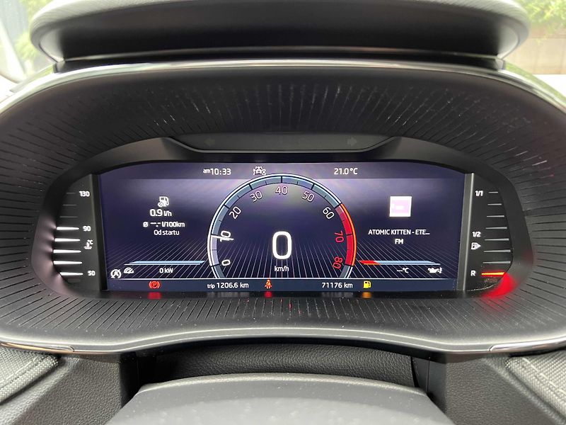 Škoda Fabia 1.0 TSi 81 kW CRYSTAL LIGHTING - fotka 15 z 18