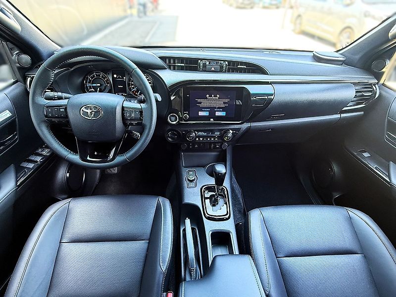 Toyota Hilux Invincible - fotka 8 z 8